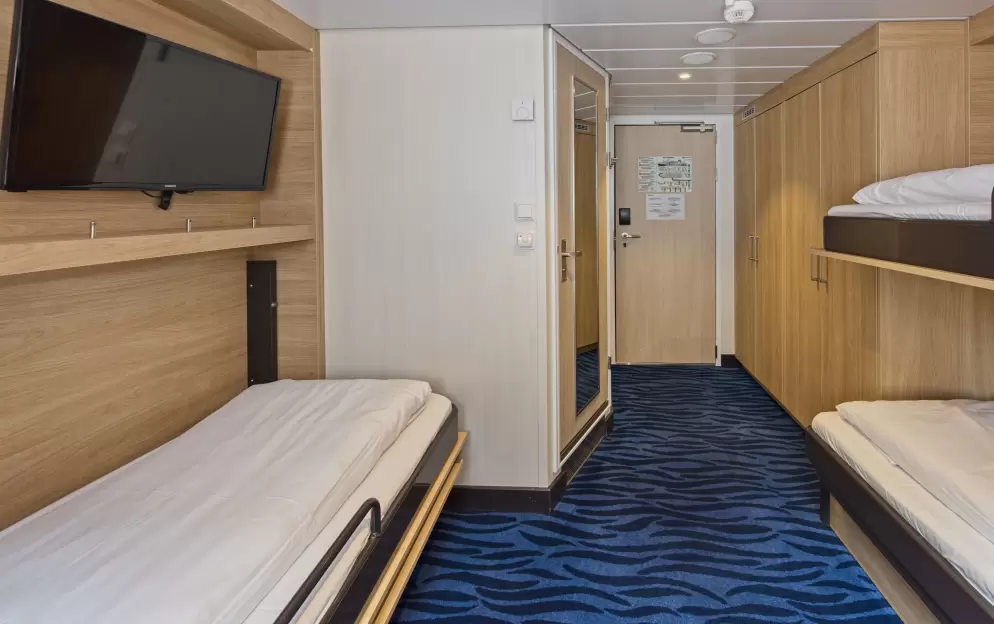 Polar Outside | Outside cabin - Lower deck for up to 3 travellers