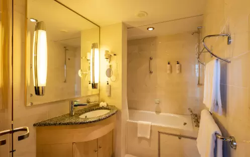 Hurtigruten MS Maud Expedition Suite MX 1