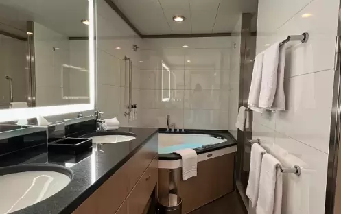Owners Suite Le Boreal PONANT 1