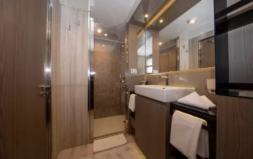 QE World Explorer Infinity Suite 12 QE World Explorer Infinity Suite 12