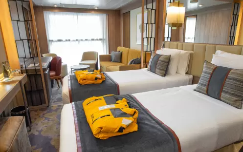 QE World Explorer Infinity Suite 2 QE World Explorer Infinity Suite 2