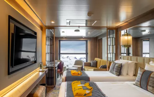 QE World Explorer Infinity Suite 3 QE World Explorer Infinity Suite 3