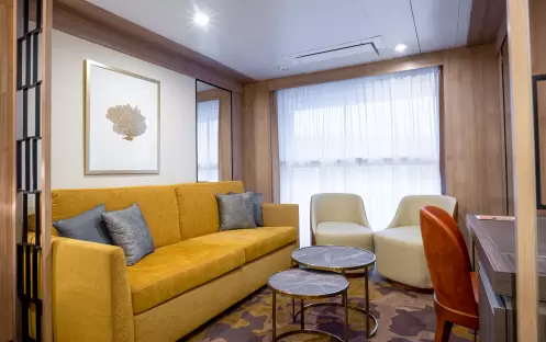 QE World Explorer Infinity Suite 8 QE World Explorer Infinity Suite 8
