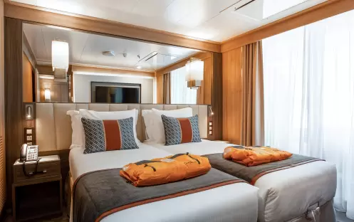 QE World Explorer Owners Suite 2 QE World Explorer Owners Suite 2