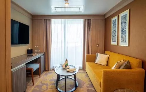 QE World Explorer Owners Suite 7 QE World Explorer Owners Suite 7