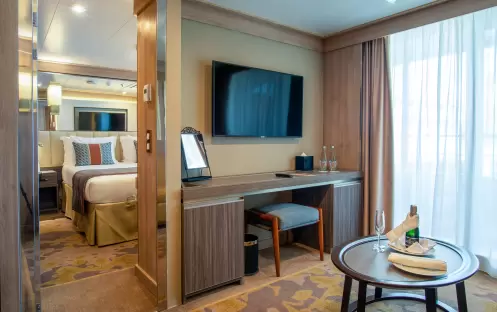 QE World Explorer Owners Suite 9 QE World Explorer Owners Suite 9
