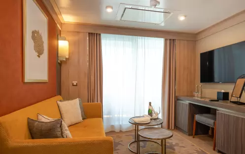 QE World Explorer Superior Suite 3 QE World Explorer Superior Suite 3