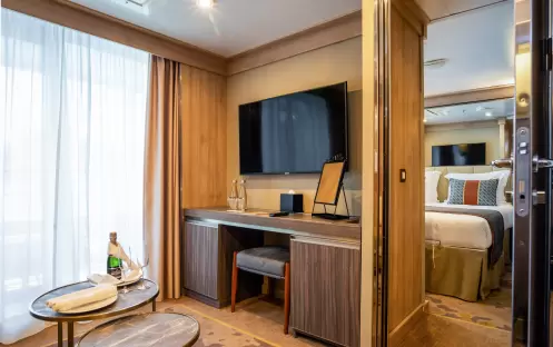 QE World Explorer Superior Suite 4 QE World Explorer Superior Suite 4