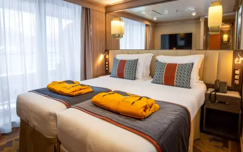 QE World Explorer Superior Suite 6 QE World Explorer Superior Suite 6