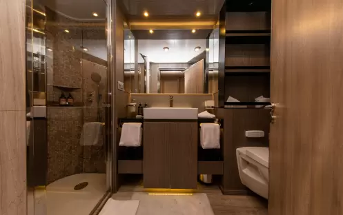QE World Explorer Veranda Suite 6 QE World Explorer Veranda Suite 6