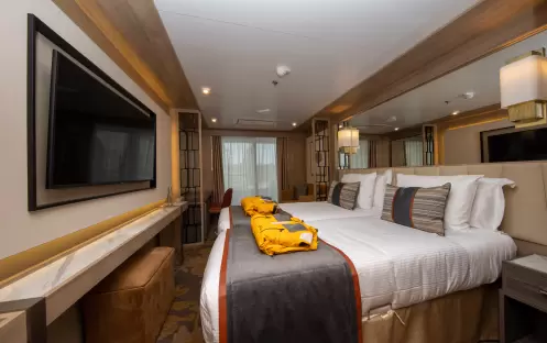 QE World Explorer Veranda Suite 7 QE World Explorer Veranda Suite 7