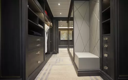 RSSC - Seven Seas Splendor - Accommodation - Regent Suite Closet