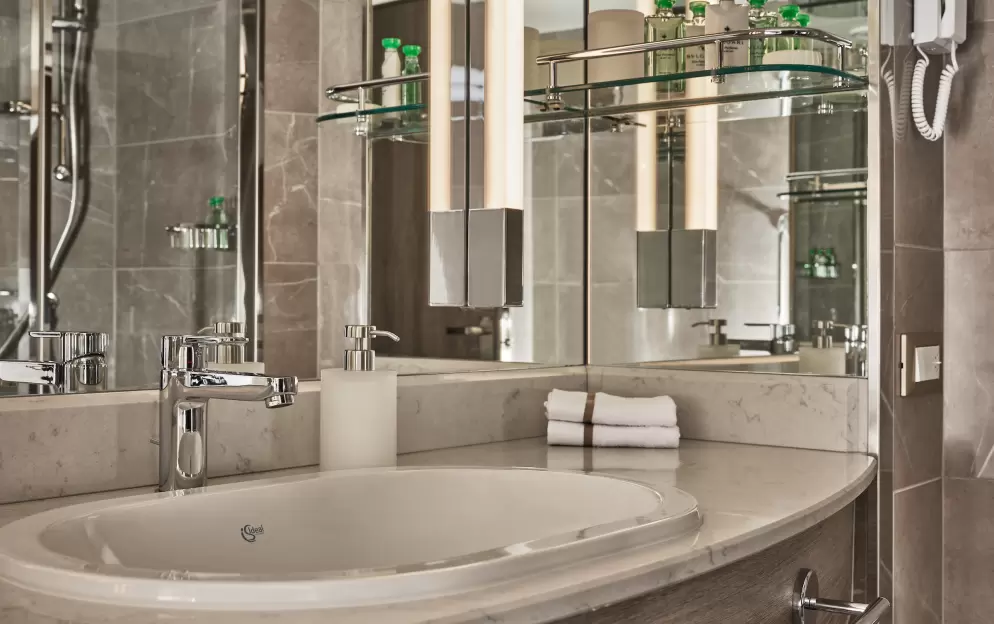 Deluxe Veranda Suite