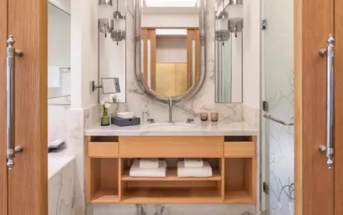 Grand Deluxe Sea View Room Bathroom