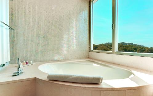 Aguas De Ibiza - Corner Suite Bathtub