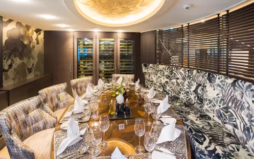 AmaWaterways LEA_wineroom