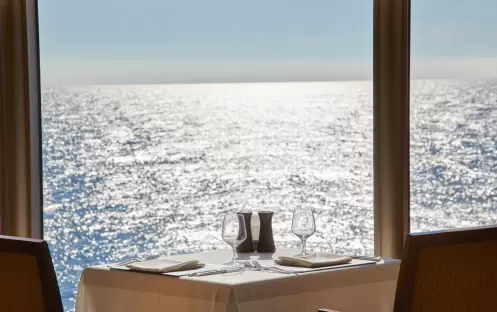 Cunard - Queen Elizabeth - Lido Restaurant 1