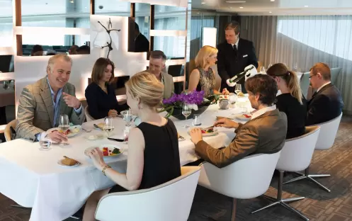 Scenic Luxury Cruises & Tours JAPSER Table Le Rive 1 Scenic Luxury Cruises & Tours JAPSER Table Le Rive 1