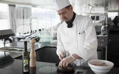 Scenic Luxury Cruises & Tours JASPER Portobellos 0