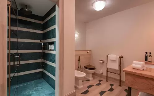 The Ned Doha - Medium Park View Double Bathroom