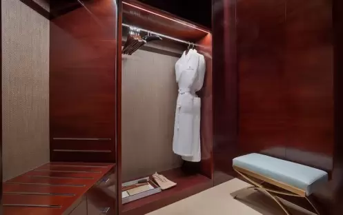 Lusail One-Bedroom Suite With Sea View Double Wardrobe