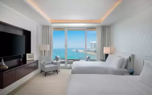 Deluxe One-Bedroom Suite Double