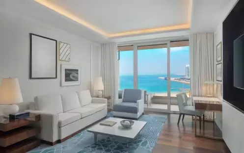 Deluxe One-Bedroom Suite Double Living