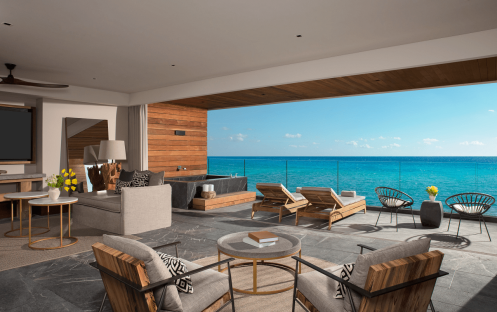 Master Suite Ocean Front Living Area