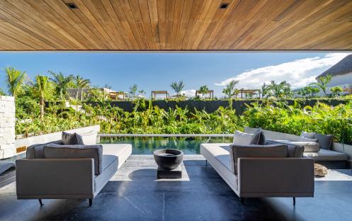 Master Suite Swim Out Tropical View