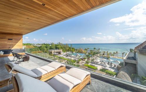 Panoramic Suite Ocean Front Terrace