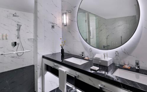 Marriott Resort Palm Jumeirah - Executive Suite Bathroom