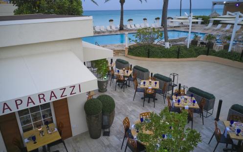 Paparazzi Restaurant, Bar & Lounge Patio