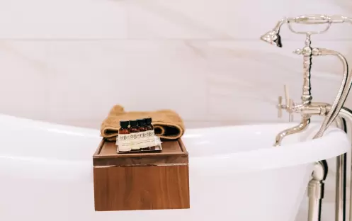 Classic Guest Rooms Bathtub