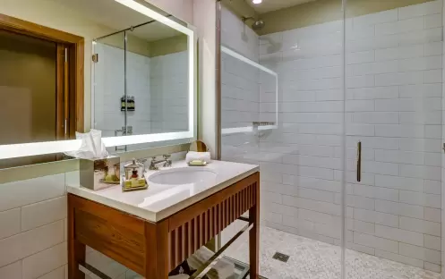 Pullman Guest Rooms Bathroom