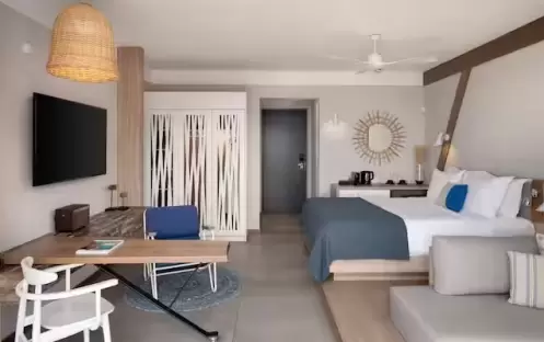Sapphire Zen Suite with outdoor jacuzzi