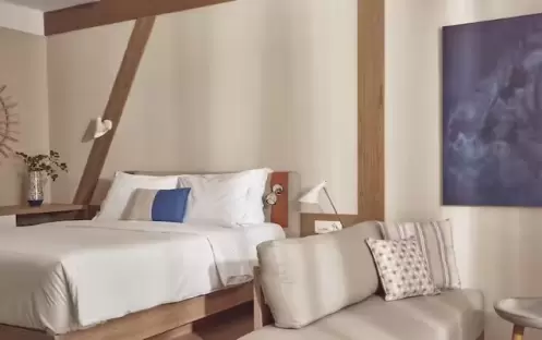 Sapphire Zen Suite with outdoor jacuzzi