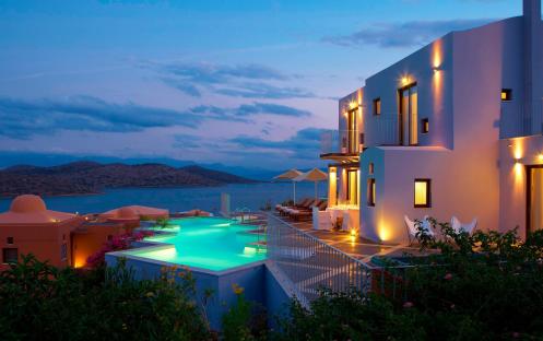 Three Bedroom Luxury Villa with Private Pool