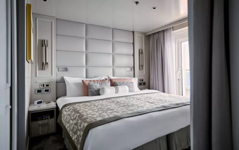 Sapphire Veranda Suite