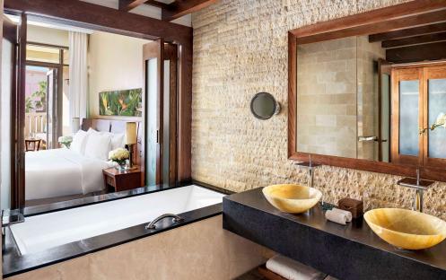 Sofitel The Palm Dubai - Classic Room Bathroom