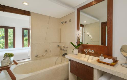 Impressive Forest Suite Bathroom