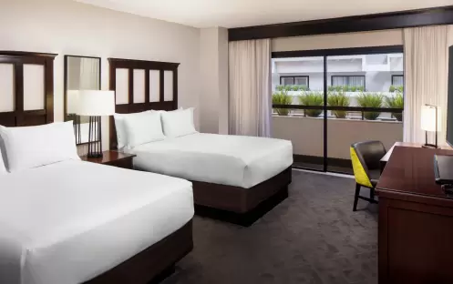 2 Double Beds