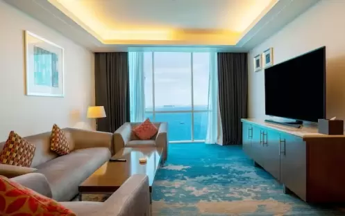 Two Bedrooms Sea View Suite Living