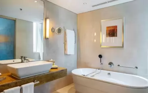 Premier Sea View Suite Bathroom