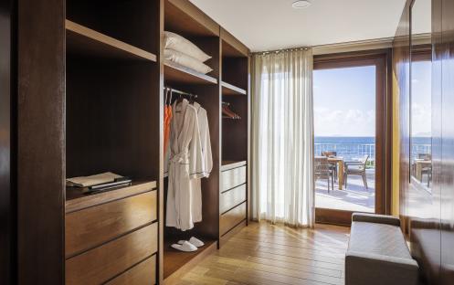 Oceanfront Junior Suite Closet