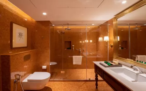 Junior Suite Bathroom