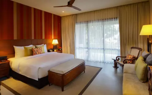 Premium Pool Access Room