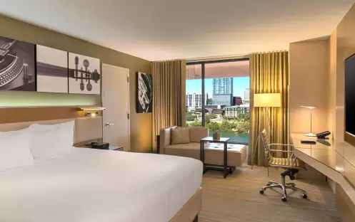 1 King Bed River View 1 King Bed River View