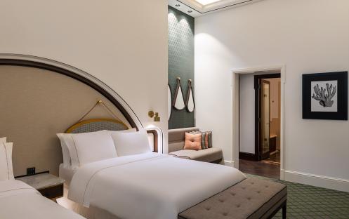 Westin-Dubai-Mina-Seyahi-Beach-Resort-&-Marina_Family-Suite_Bedroom-Twin