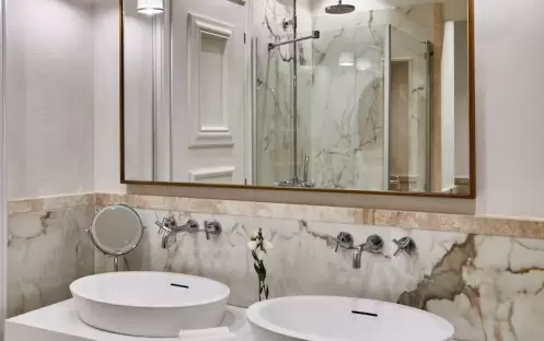 Junior Suite with Garden & Jacuzzi Junior Suite with Garden & Jacuzzi