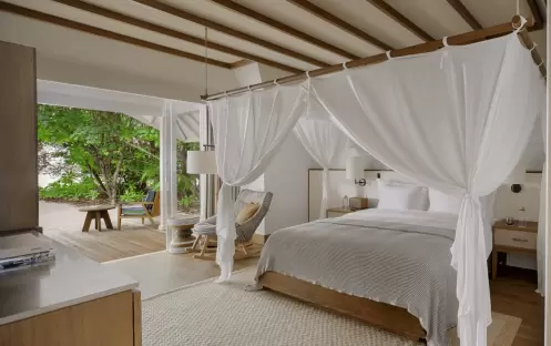 Deluxe Beach Villa Suite with Pool, Bedroom
